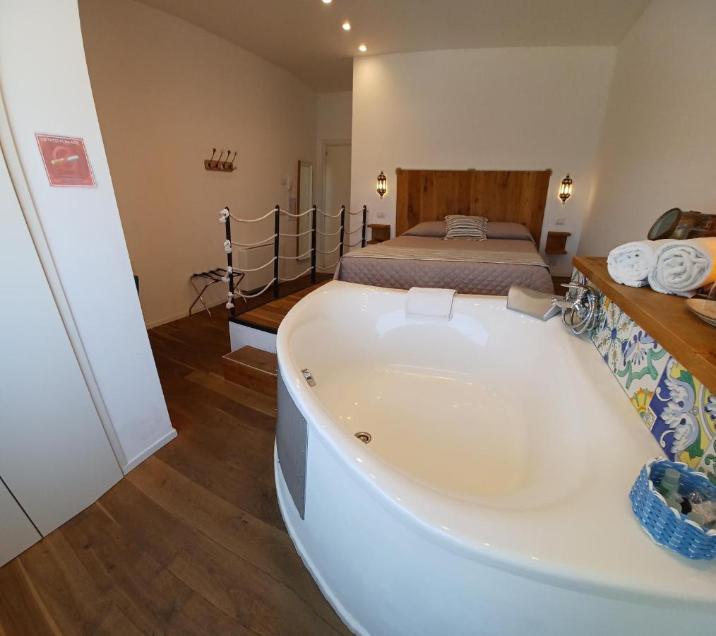 106 Maison De Charme Bed & Breakfast