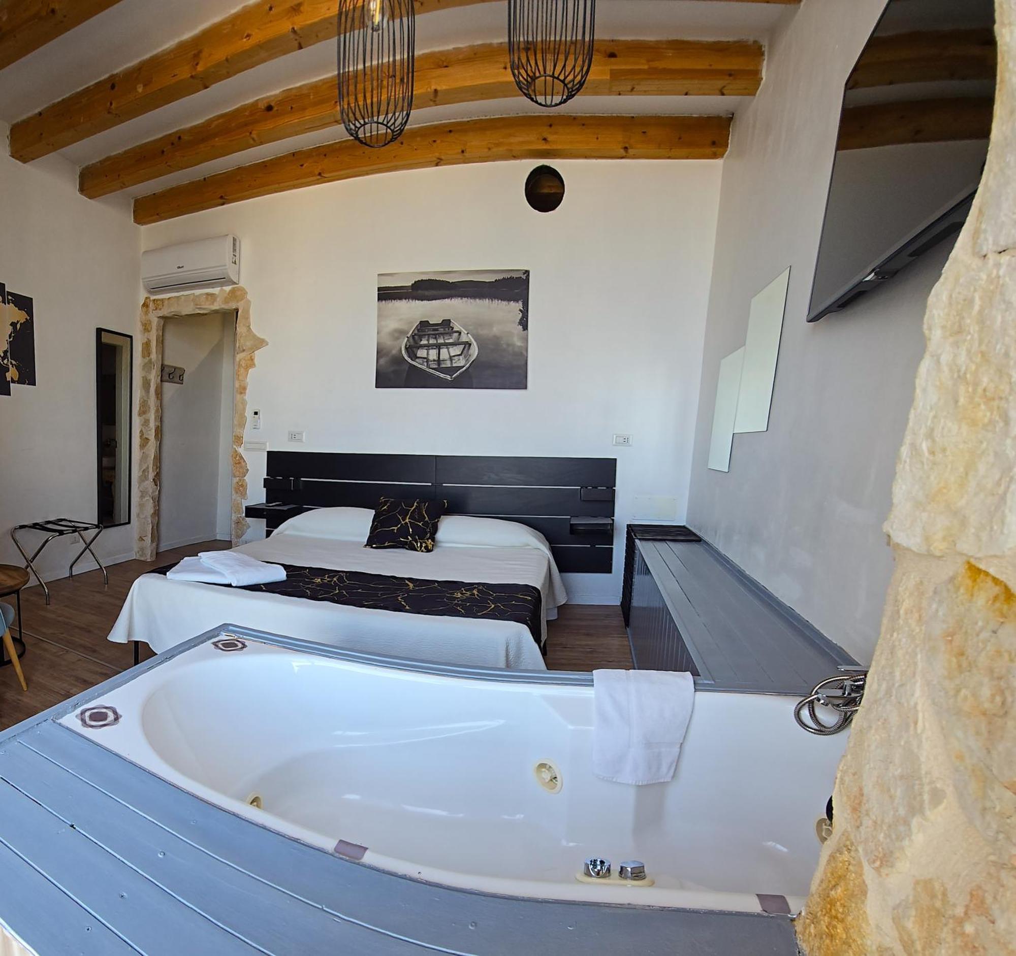Bed & Breakfast 106 Maison De Charme Mola di Bari